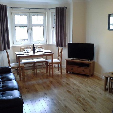 Modern Leith Apartment. エディンバラ エクステリア 写真