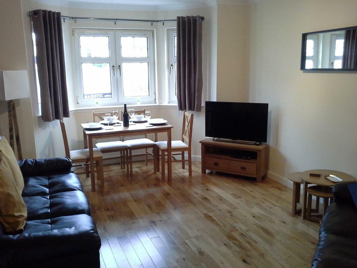 Modern Leith Apartment. エディンバラ エクステリア 写真
